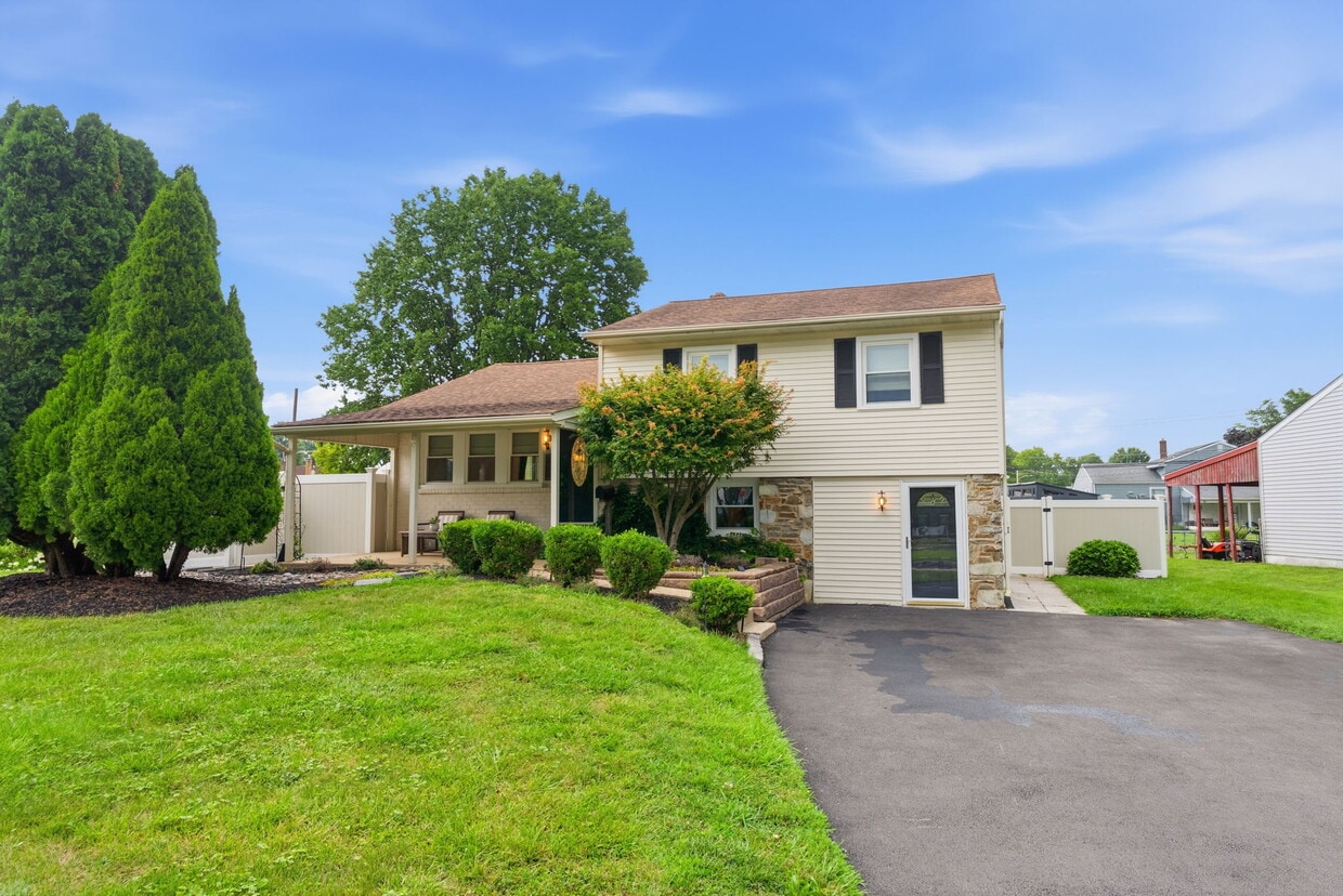 Photo - 300 Abbott Rd (Hatboro, PA)