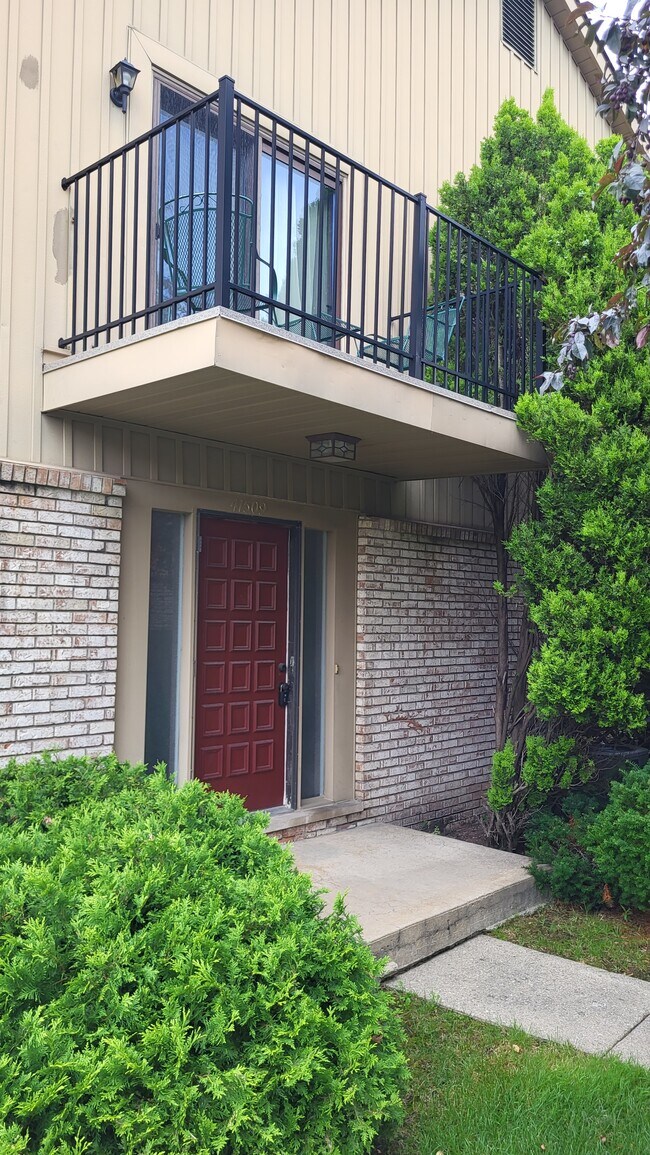 41509 Bedford Dr Unit Building 3, Canton, MI 48187 Condo for Rent in
