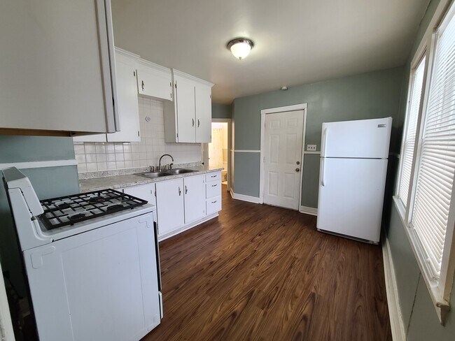Kitchen - 64 Military Rd