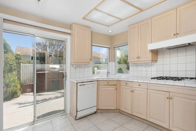 Building Photo - Highly desirable 2/2 Single-Level Village Laguna Niguel Heights home for lease