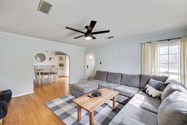 Foto del edificio - 5910 E Mockingbird Ln