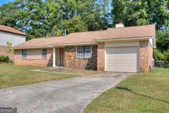Foto del edificio - 4431 Whisperwood Dr