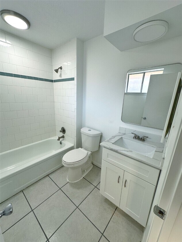 Foto del edificio - 806 Merribrook Ln