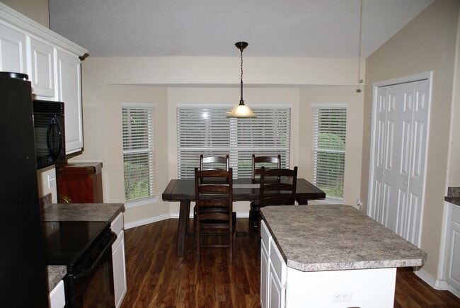 Foto del edificio - 7104 Manatee St