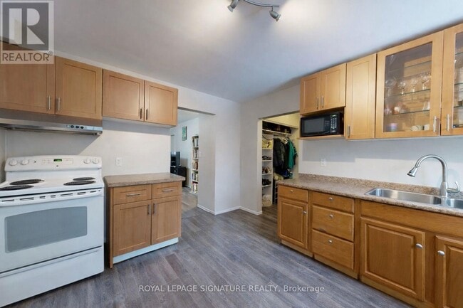 Building Photo - 117 Hampton Ave