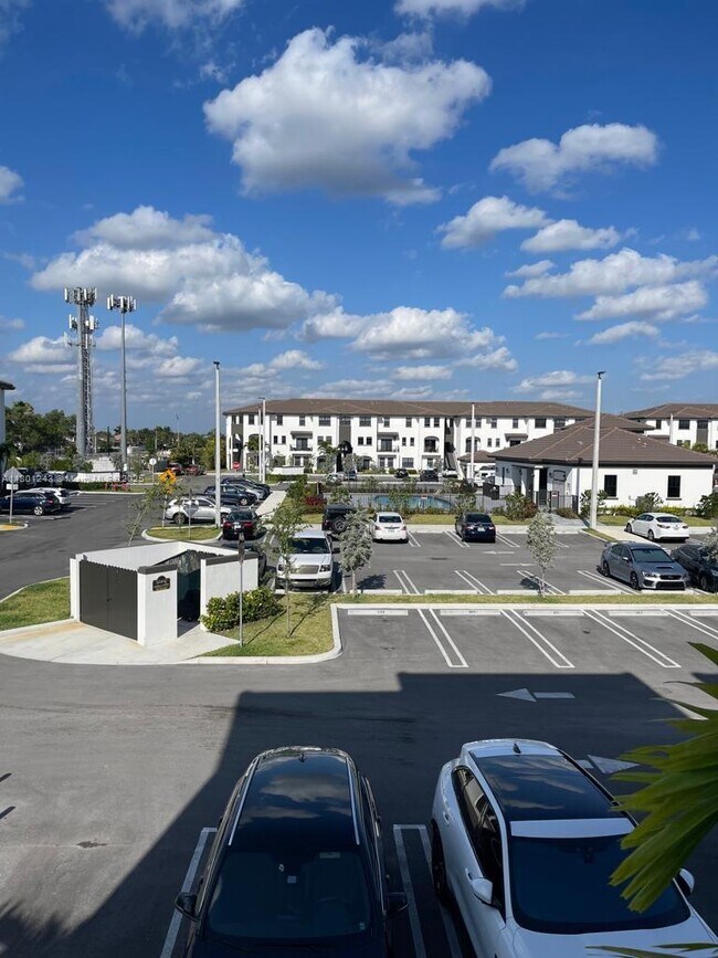 Foto del edificio - 15650 SW 136th St