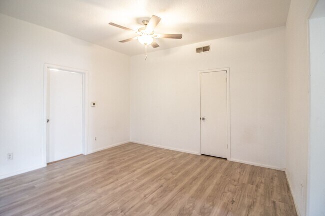 Building Photo - JS 1911 21st Street