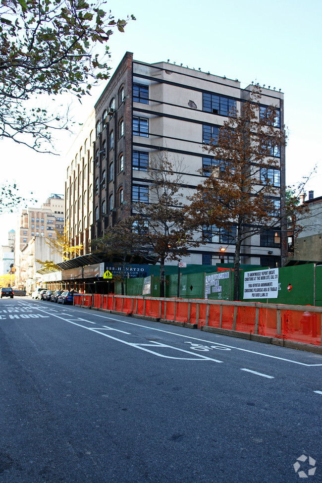 Building Photo - Henry Street Condominiums