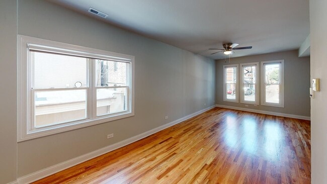 Building Photo - 1551 W Augusta Blvd