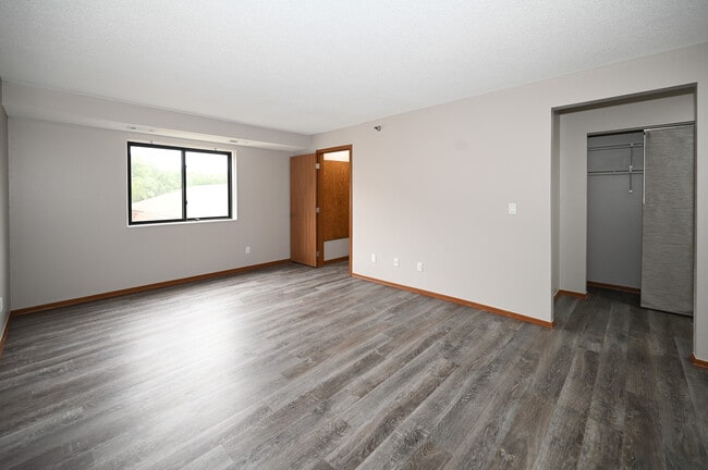 Studio - Rainbow Plaza Apartments