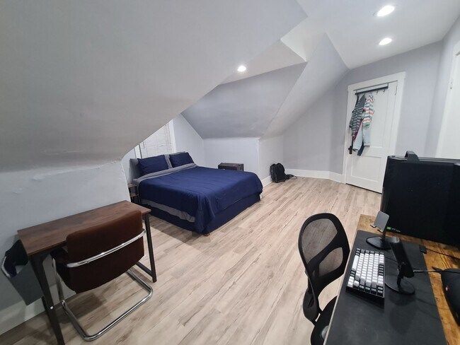 Foto del edificio - 2118 Murray Ave
