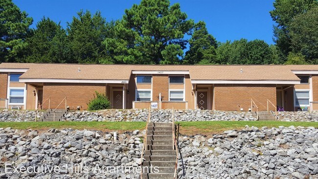 Building Photo - 1427 Ascent Trail NW