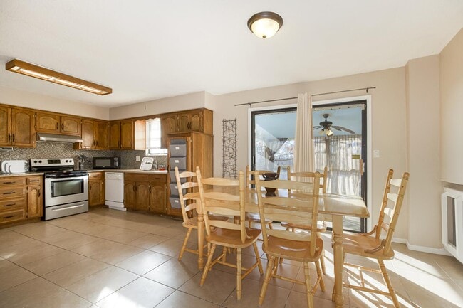 Foto del edificio - 4809 S Kendall Dr