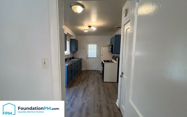 Building Photo - 2144 Vollintine Ave