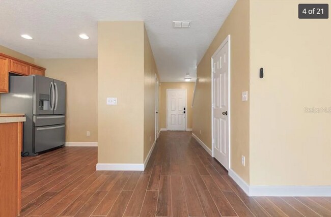 Foto del edificio - 553 Cresting Oak Cir