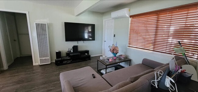 Foto del edificio - 8657 Stewart and Gray Rd