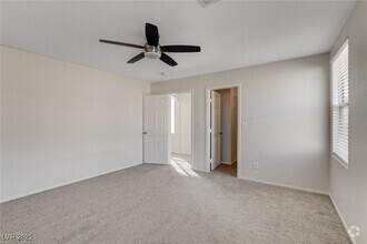 Building Photo - 5994 Secret Island Dr