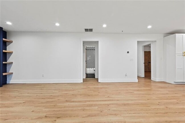 Building Photo - 3200 Lowndes St