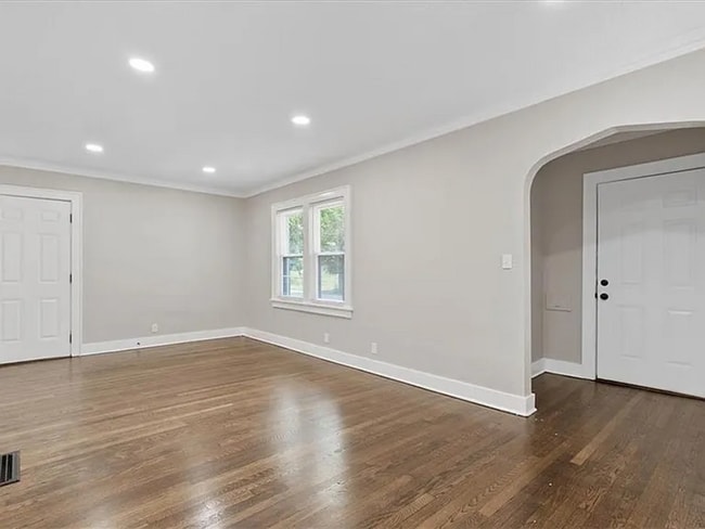 Foto del edificio - Stunning and Spacious 5BR 2BA Home in Kansas City