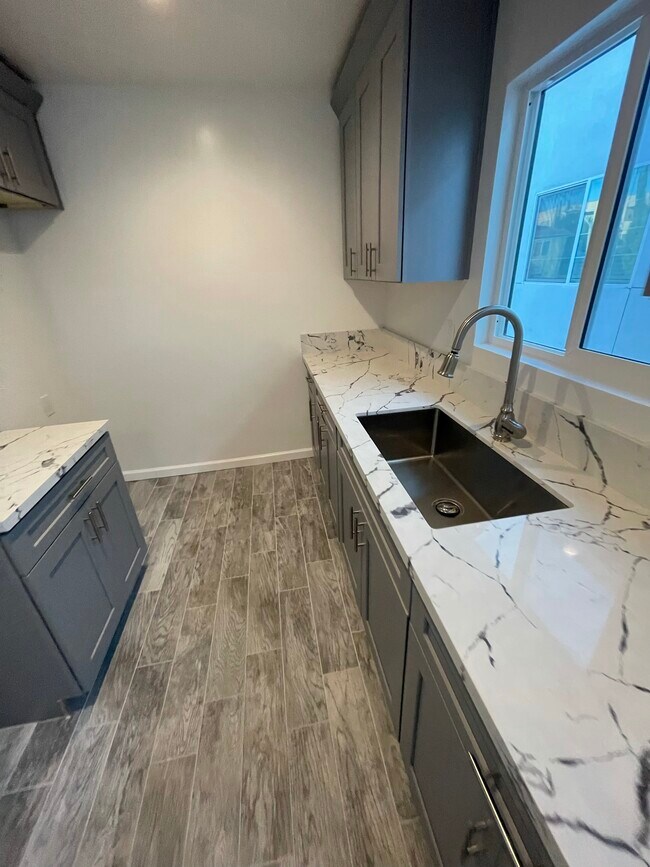 Foto del edificio - 14633 Sylvan St
