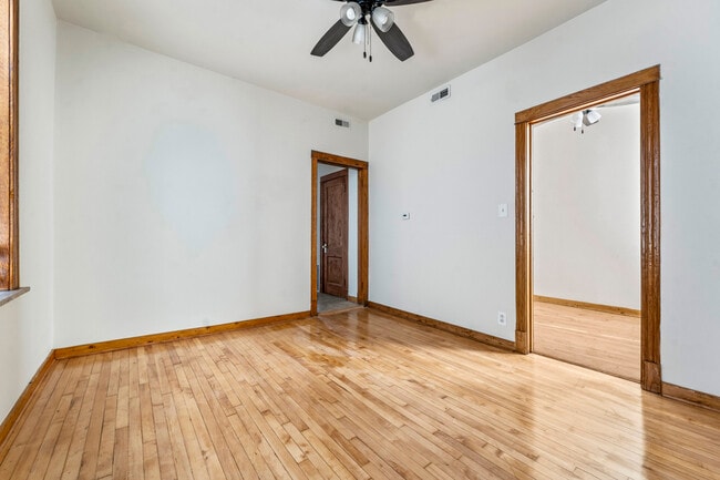 Building Photo - 2152 W Division St