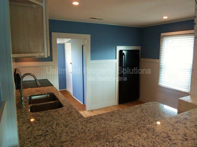 Foto del edificio - 204 Cape Fear Blvd