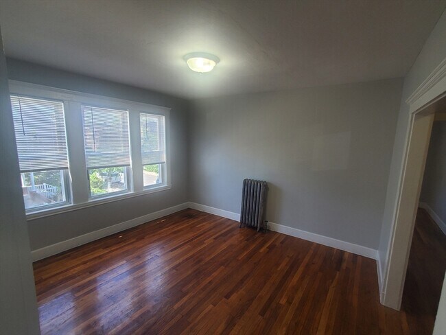 Building Photo - 79 Rosseter St