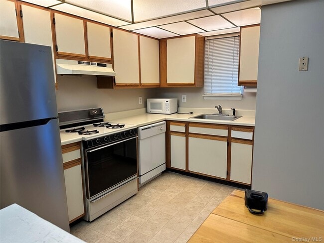 Building Photo - 4 Berwynn Rd