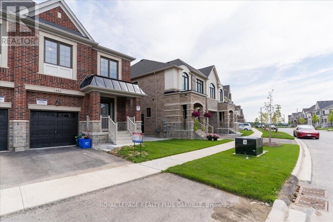 Photo du bâtiment - 442 Bergamot Ave