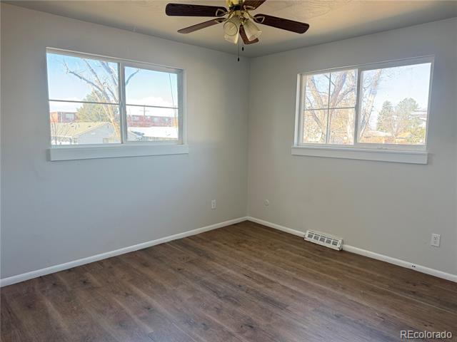 Foto del edificio - 1166 Akron St