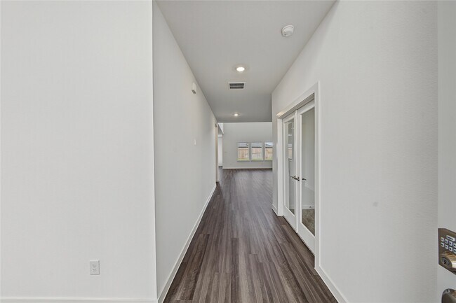 Building Photo - 31415 Joshua Knl Ln