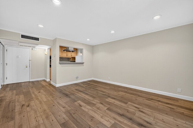 Building Photo - Resort-Style Living in Walnut Creek! Bright 1BR w/ Private Tree-Line Balcony!