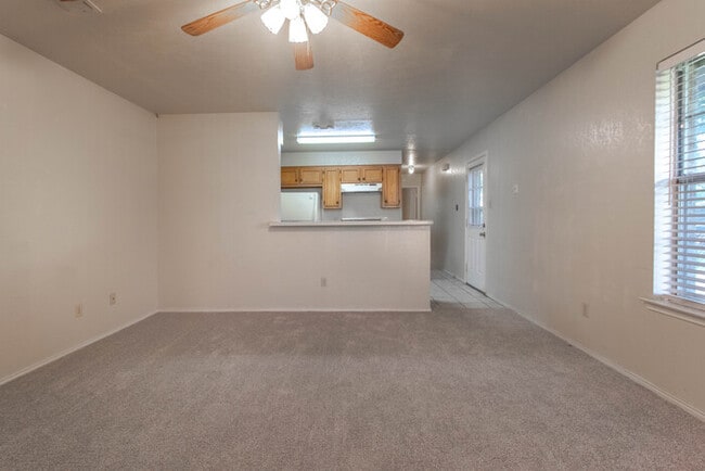 Building Photo - 504 Brockett St