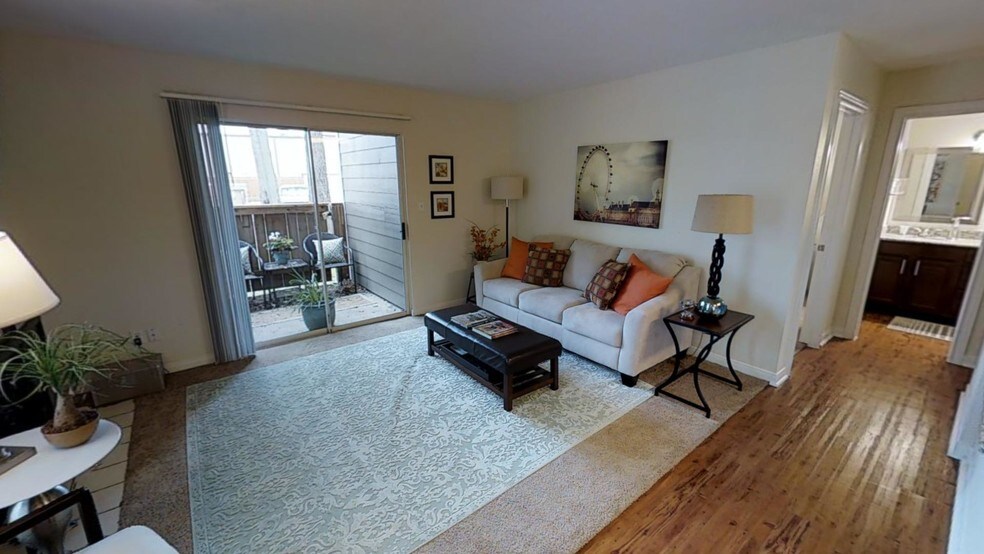 The Oaks of Lake Jackson Rentals Lake Jackson, TX