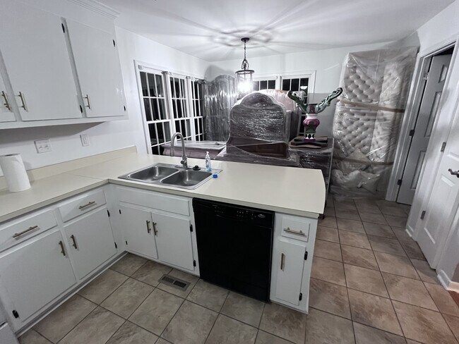 Building Photo - 7827 Sunday Silence Ln