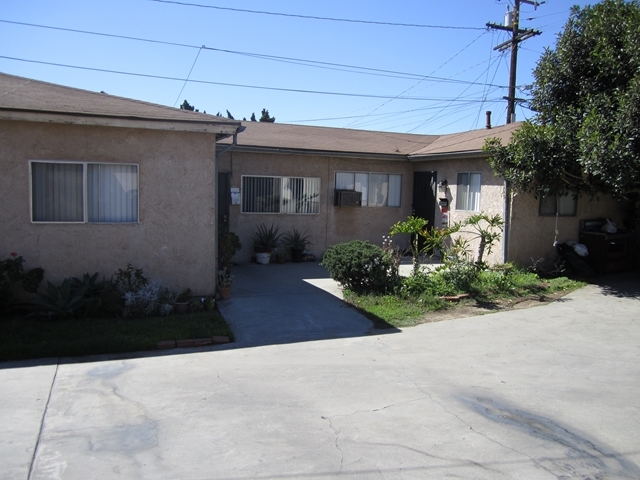Building Photo - 6333-6337 Woodlawn Ave