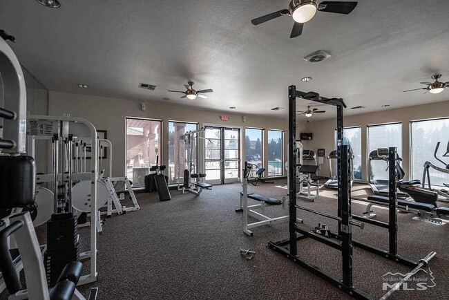 Gimnasio - 6850 Sharlands Ave