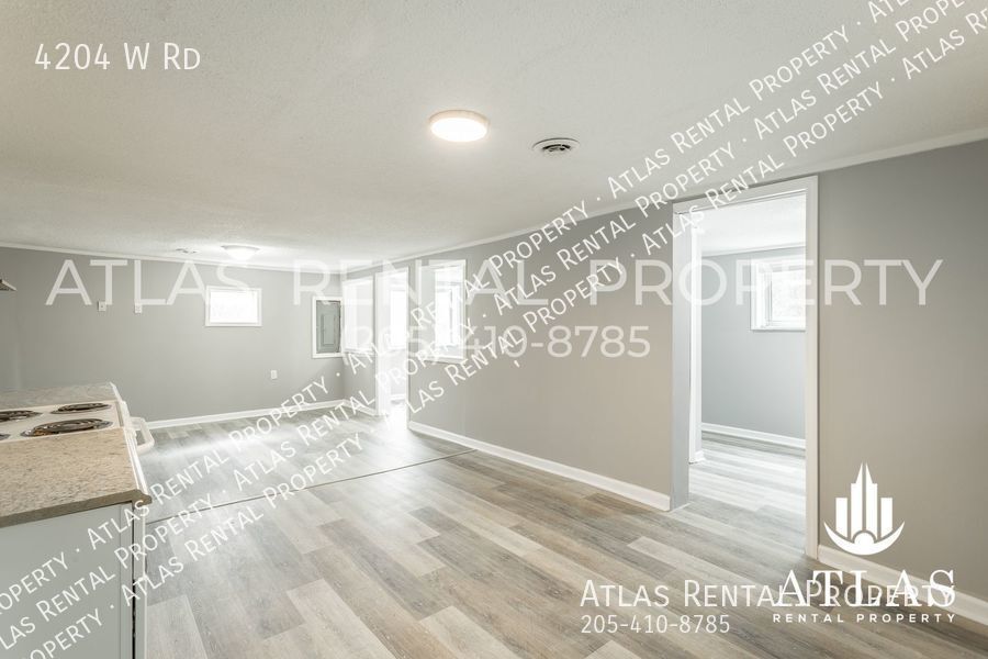Primary Photo - 4204 W Rd