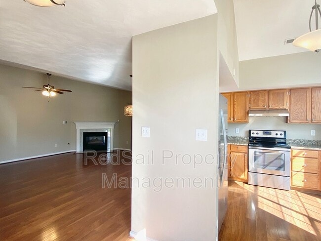 Building Photo - 145 Bridle Ln