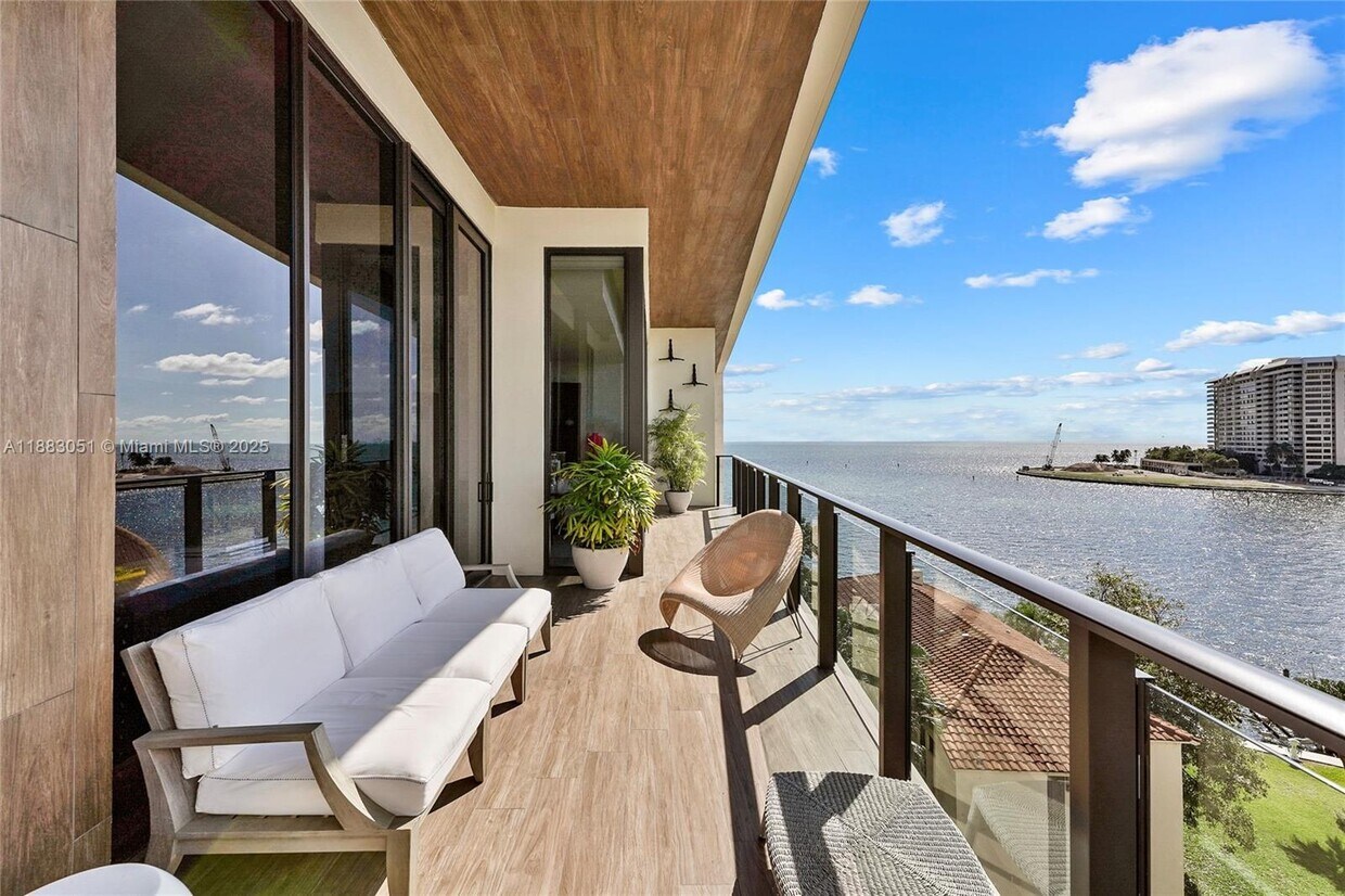 Foto principal - 3581 E Glencoe St