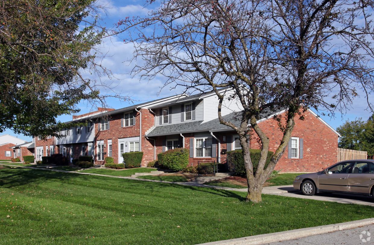 three-fountains-apartments-in-fort-wayne-in-apartments