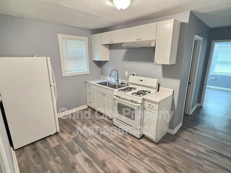 Photo - 3042 McAdoo Avenue - 3