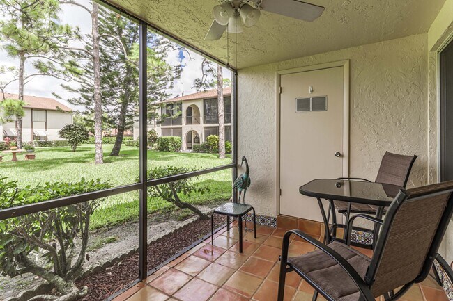 Foto del edificio - 317 Knotty Pine Cir