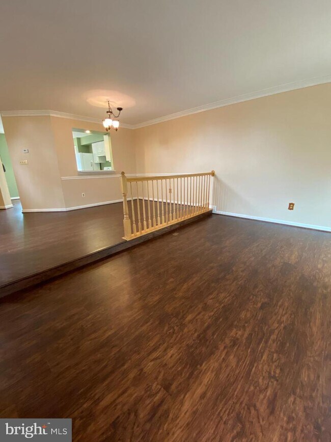 Foto del edificio - 821 Tall Oaks Square