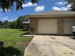 Building Photo - 2740 Maple Tree Rd