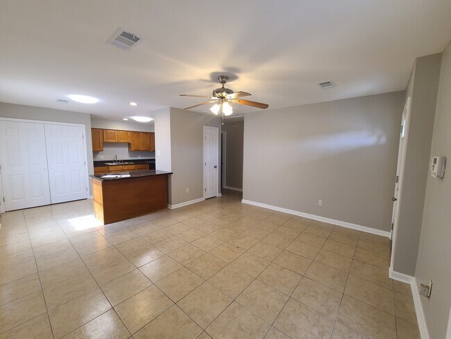 Building Photo - 3820 Juno Dr