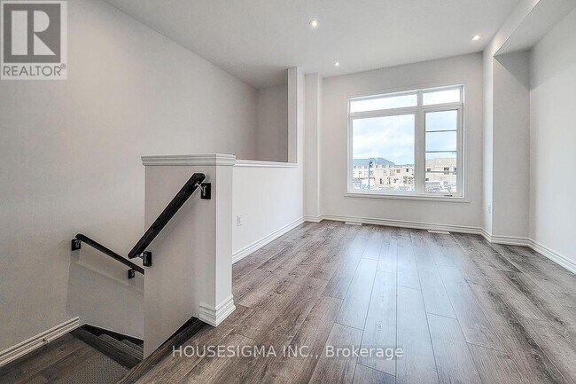 Photo du bâtiment - 61-61 Soho St