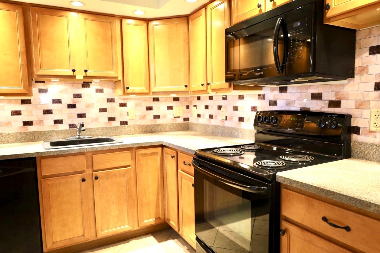 1575 W Street Rd Unit 327, Warminster, PA 18974 Condo for Rent in