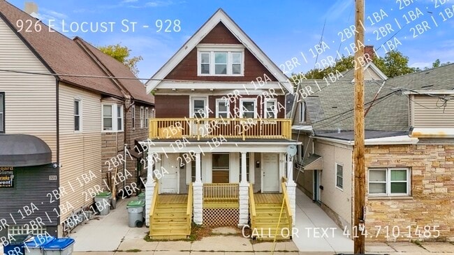Building Photo - 926 E Locust St