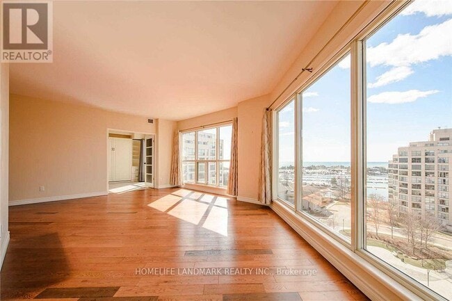 Building Photo - 2261-2261 Lake Shore Blvd W